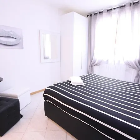 Black&white And Bed & Breakfast